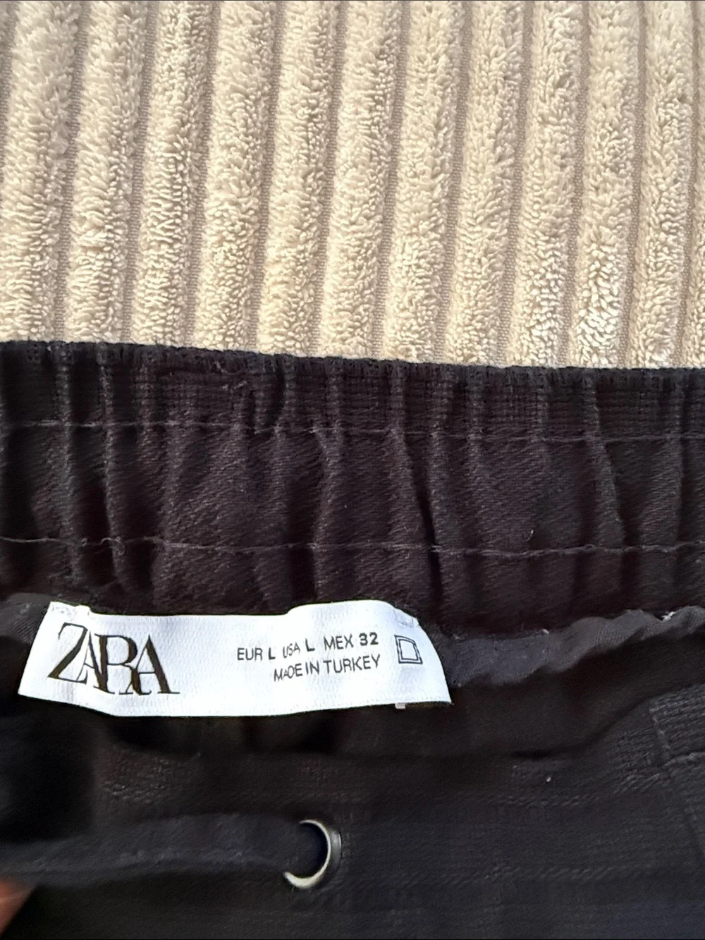 Zara Black Elastic Waist Casual Shorts
